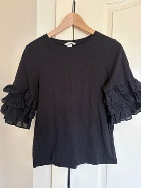 H&M Black Ruffle Sleeve Short Sleeve Tee